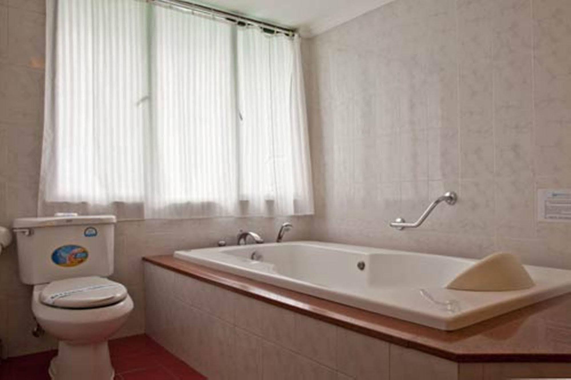 Green Park Hotel 河内 外观 照片