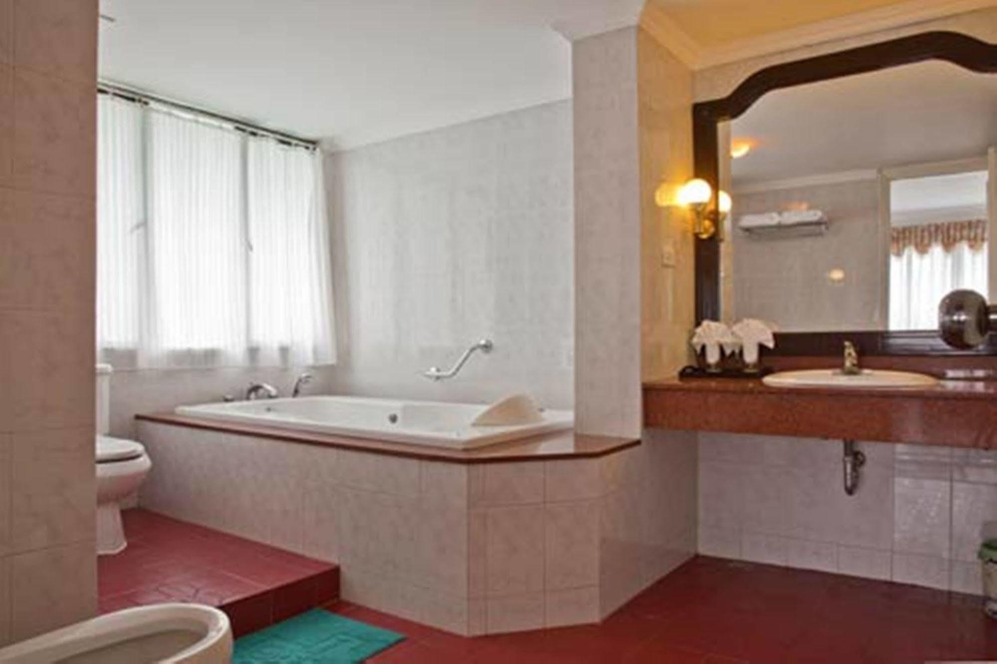 Green Park Hotel 河内 外观 照片