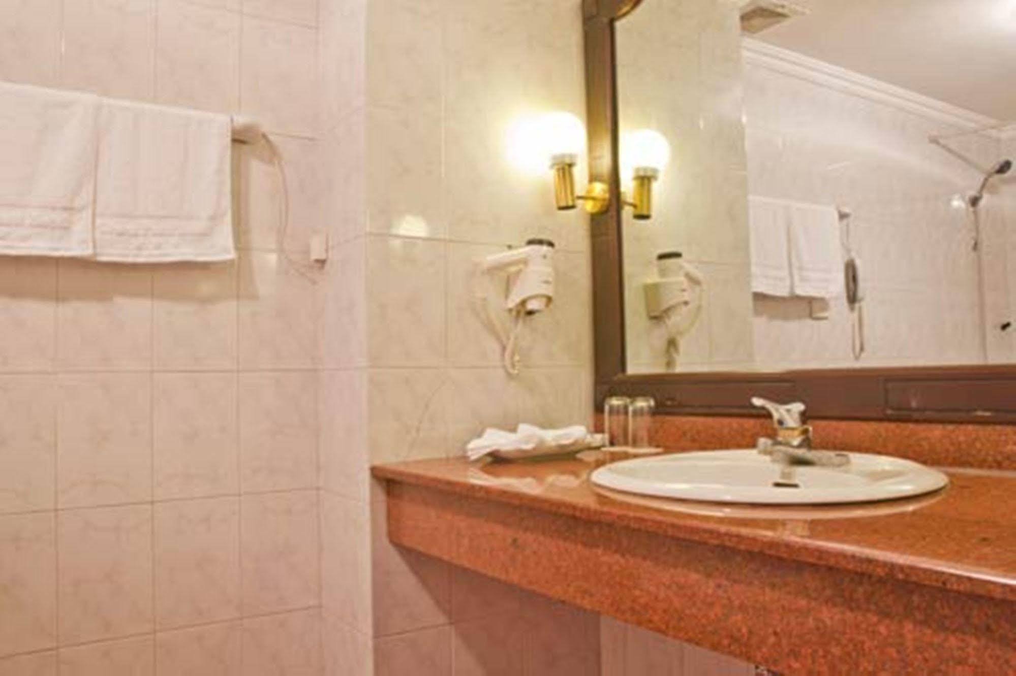 Green Park Hotel 河内 外观 照片